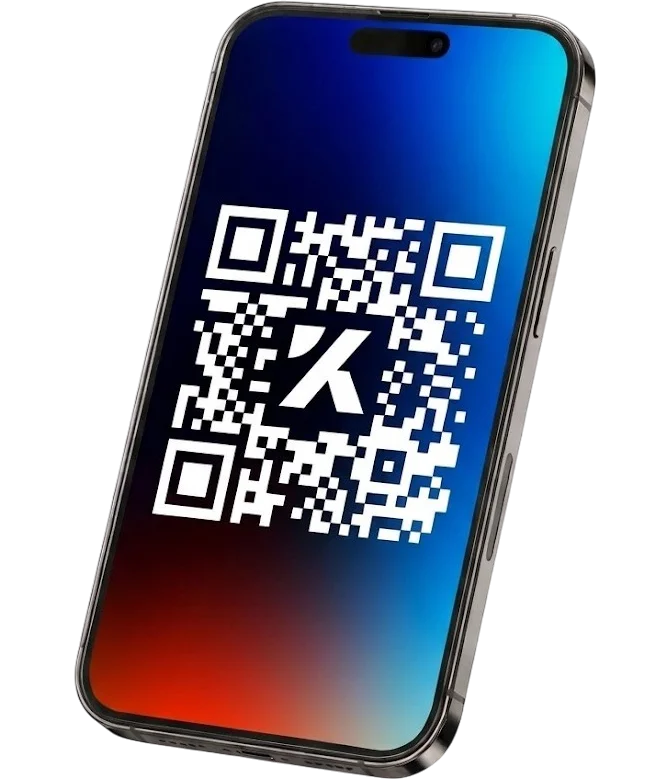 Smartphone affichant un QR code KlyveCo prêt à être scanné par le client